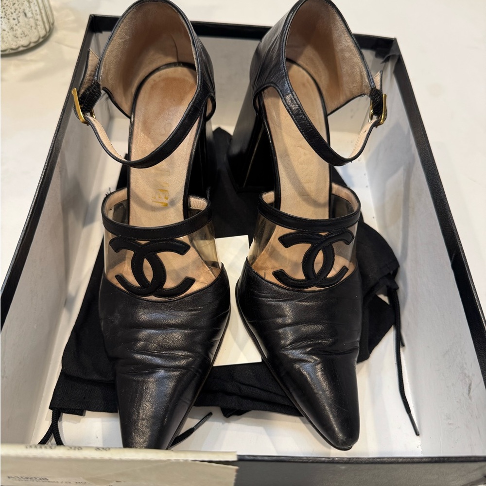 Authentic Chanel Black Chevron Women's Shoes - Picture 15 of 15